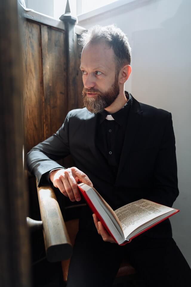 priest-fogs